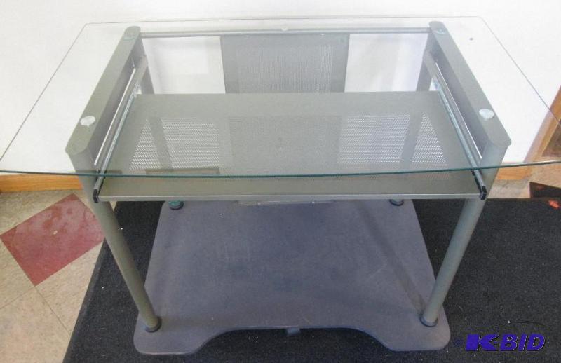 lot 14 image: Studio RTA computer desk, on caster wheels. G...