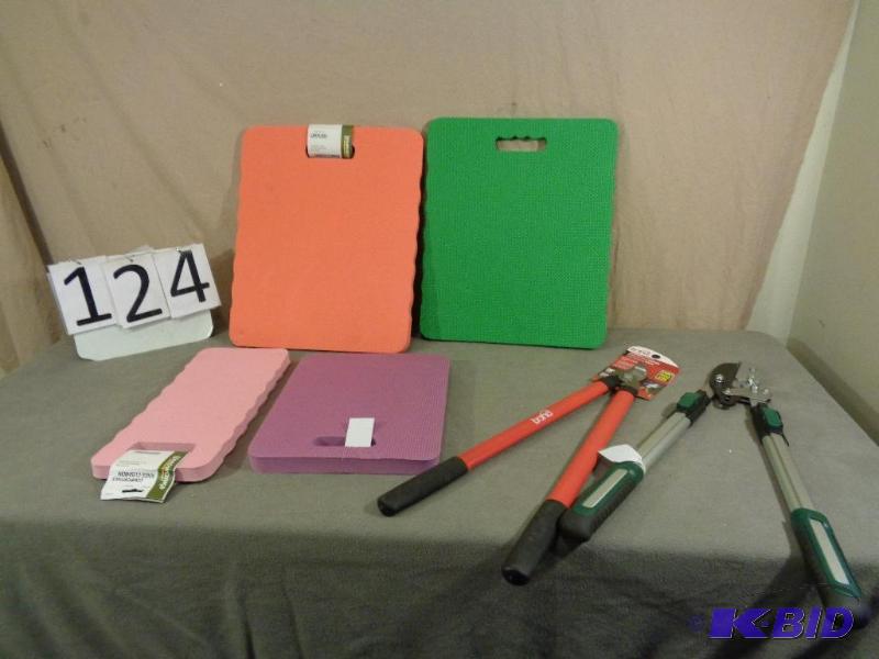 4 New Garden Knee Cushions and 2 New Loppers....