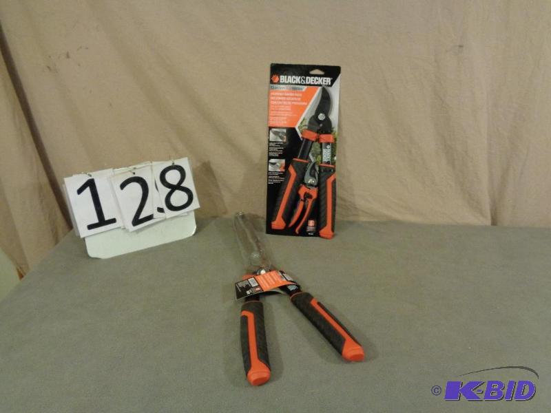 New Black and Decker 21&quot Hedge Shears an...