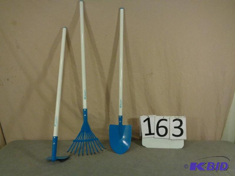 New Display Model Kids Blue Metal 3 Piece Too...