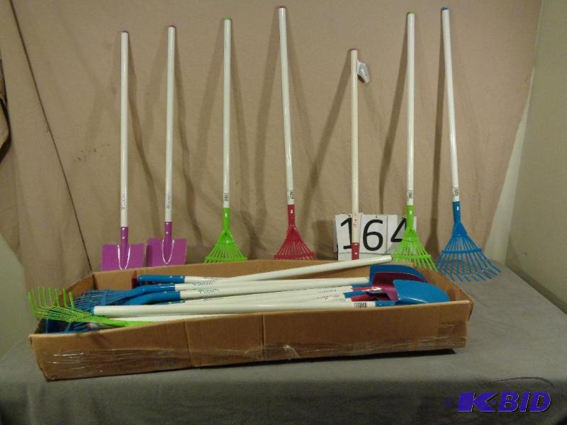 Approximately 30 New Display Model Kids Metal...