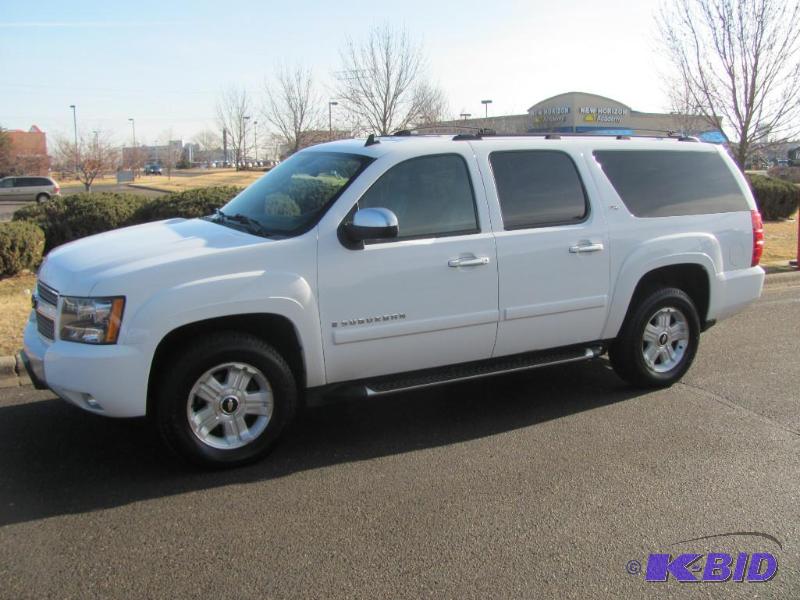VERY CLEAN 2007 4x4 Z71 Chevrolet Suburban. V...