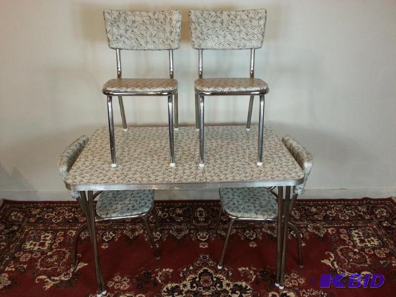 lot 10 image: Vintage Retro Enamel, Chrome, and Vinyl Table...