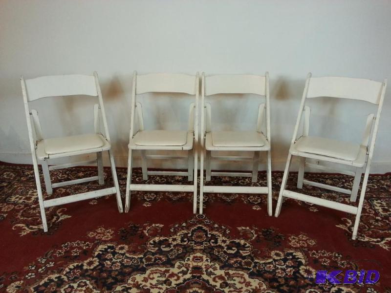 lot 17 image: Lot of (4) Vintage White Wooden Folding Chair...