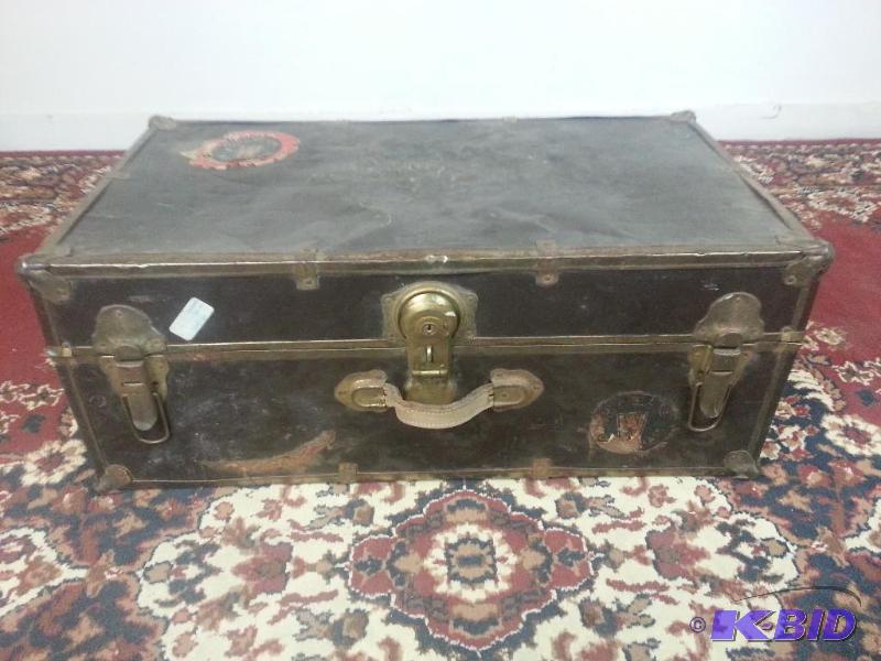 lot 31 image: Vintage Travel Storage Trunk  Lots of uses s...