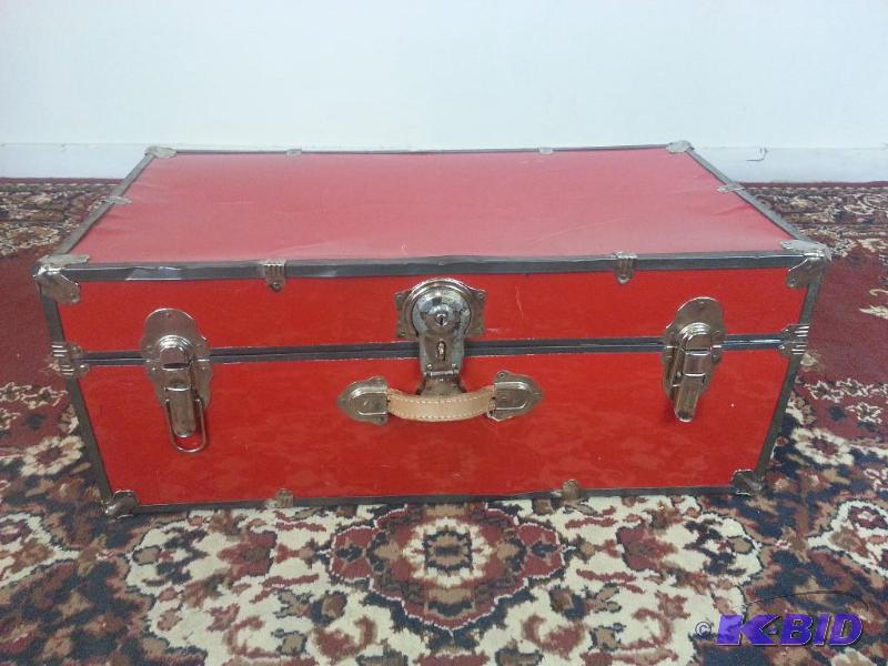 lot 33 image: Vintage Bold Red Travel Storage Trunk  Locked...