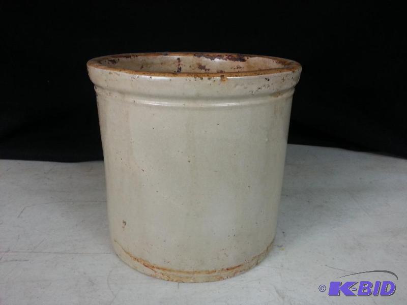lot 45 image: 1 Gallon Crock  Unmarked and problem free. &n...