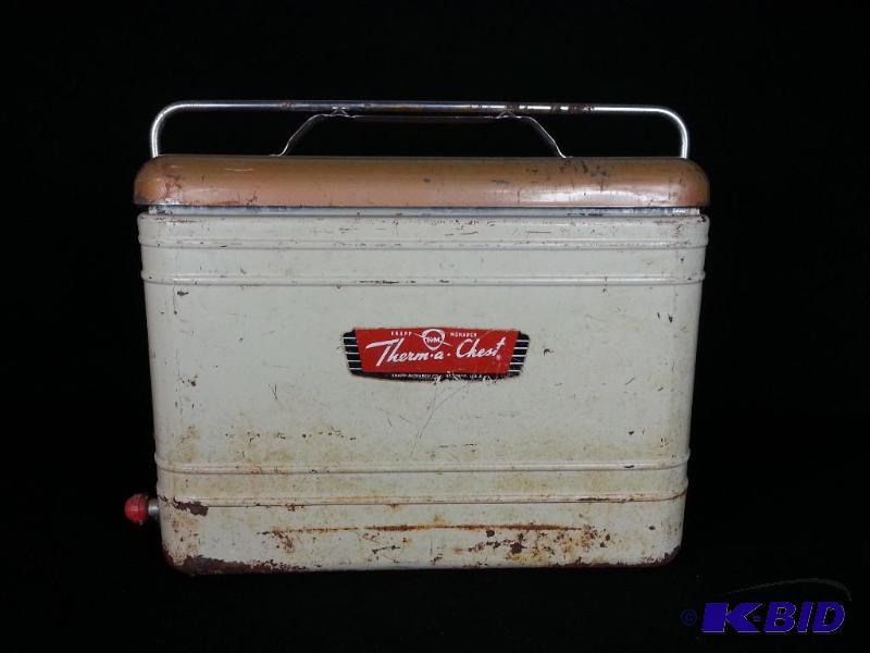 lot 55 image: Knapp Monarch &quotTherm a Chest" Vinta...