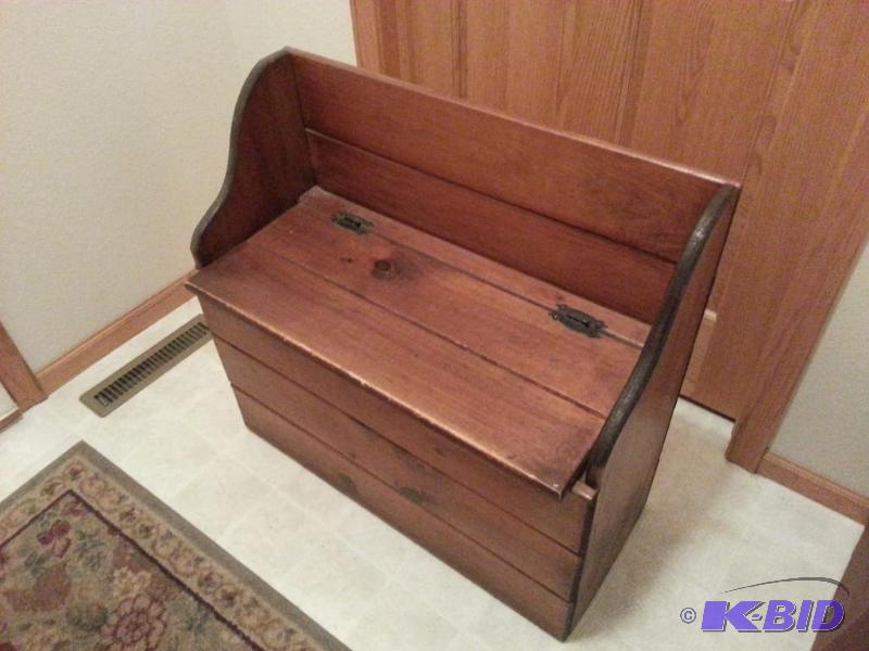 lot 72 image: Wooden Storage Bench  A sharp looking piece t...