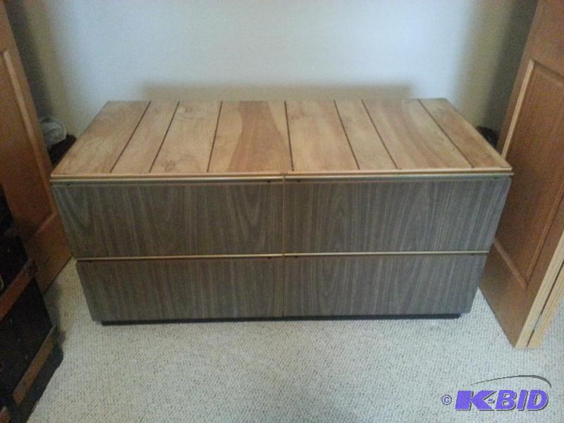 lot 73 image: 4-Drawer Wooden Chest of Drawers  Another gre...