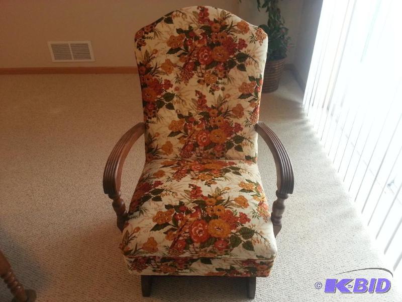 lot 77 image: Vintage Rocking Chair  A nice mid-century vin...