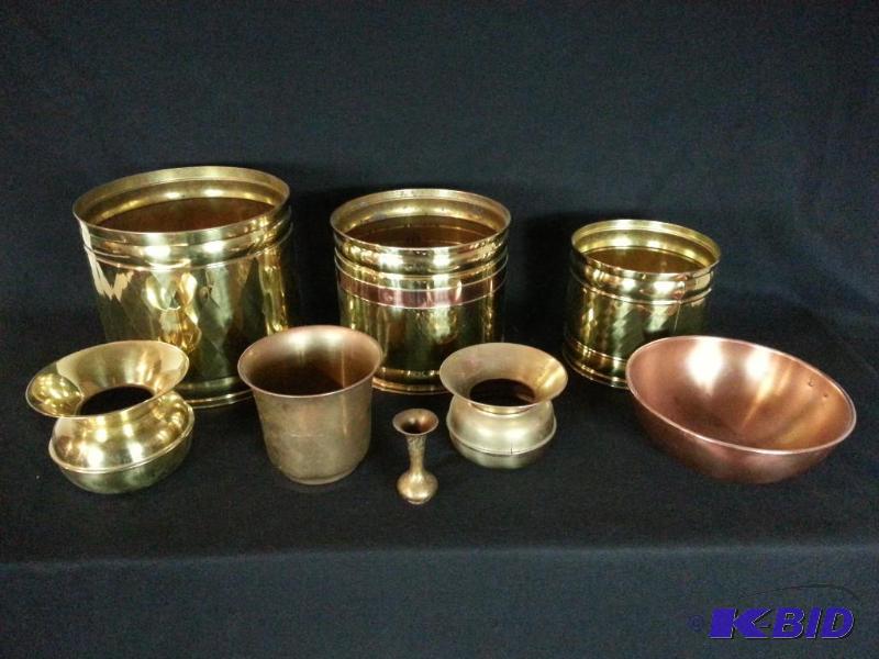 lot 93 image: Lot of (8) Brass and Copper Pieces