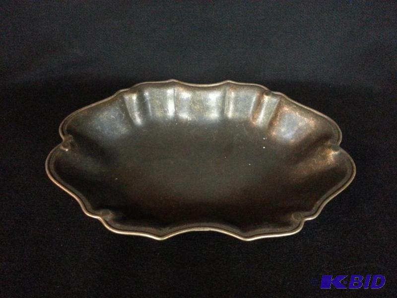 lot 95 image: Vintage Decorative Brass Serving Dish  Bowl