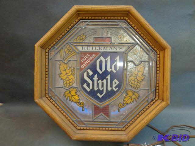 lot 109 image: Old Style Lighted Beer Sign   15 X 15  works ...