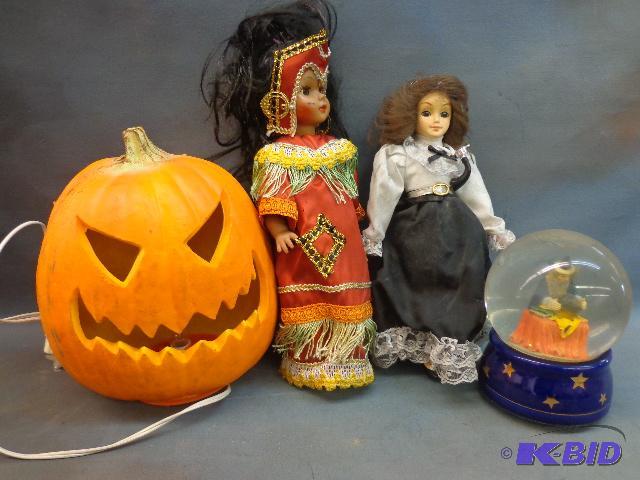 lot 115 image: Dolls (2),Lighted Pumpkin and Musical Snow Gl...