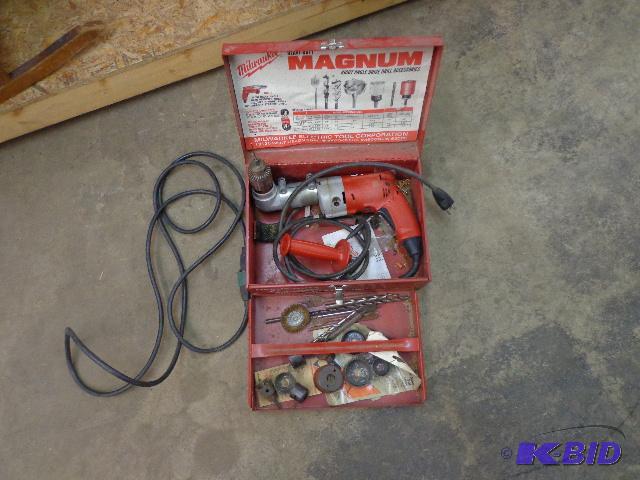 lot 19 image: Heavy Duty Magnum Right Angle Drill   12 chu...
