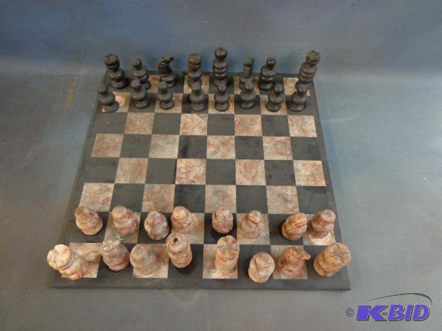 lot 39 image: Marble Chess Set   all pieces  great conditio...