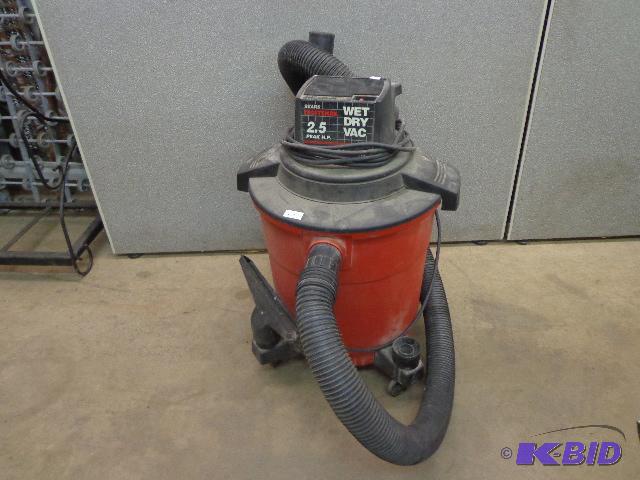 lot 50 image: Sears Craftsman 2.5 HP Wet Dry Vac   8&nbspg...