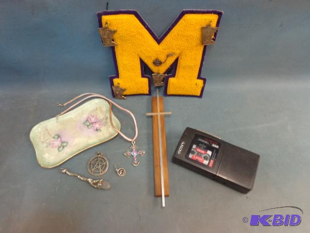 lot 64 image: Jewelry and Pocket Tape Recorder   Star neckl...