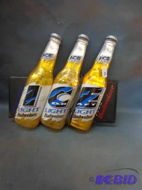 lot 76 image: Budweiser Light Ice Lighted Sign   20 x 16  w...