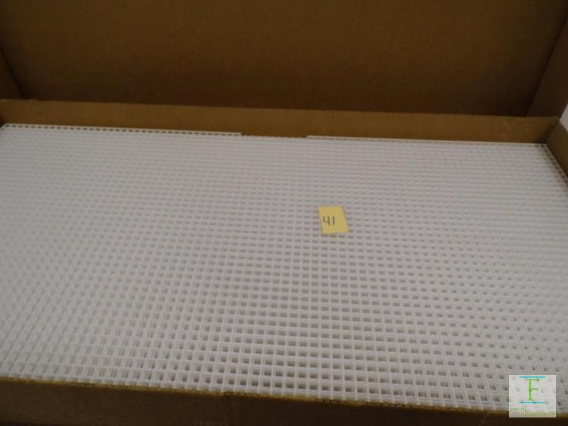 lot 41 image: 2 x 4 Acrylic Egg Crate Panels