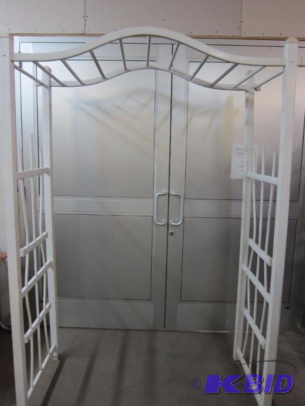Vinyl Arbor