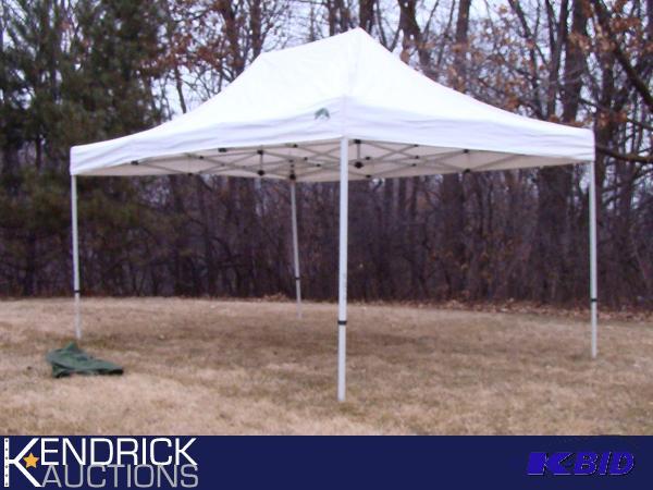 lot 105 image: Caravan 15 EZ Up Canopy