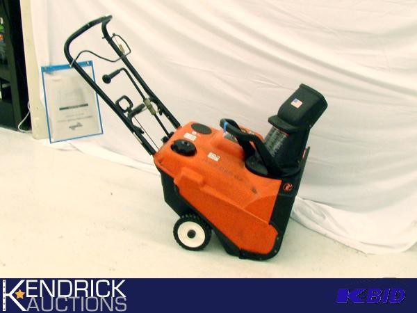 lot 12 image: 21 Ariens 522EC Snow Blower