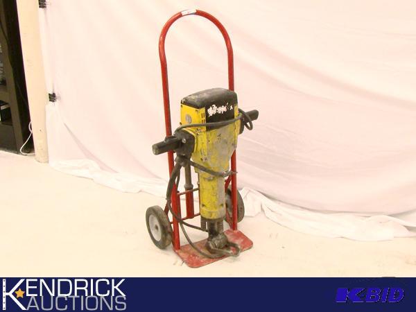 lot 27 image: Bosch Electric Jack Hammer