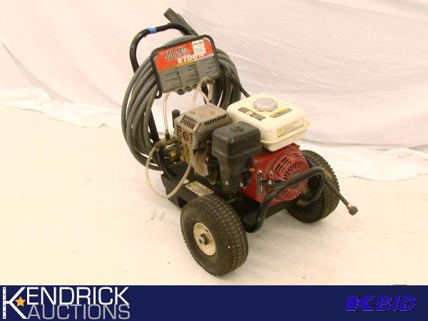 lot 29 image: 6.5 Hp 2700 psi Honda Pressure Washer