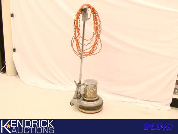 lot 44 image: 13 Essex Silver Line 631 Floor ScrubberBuffer