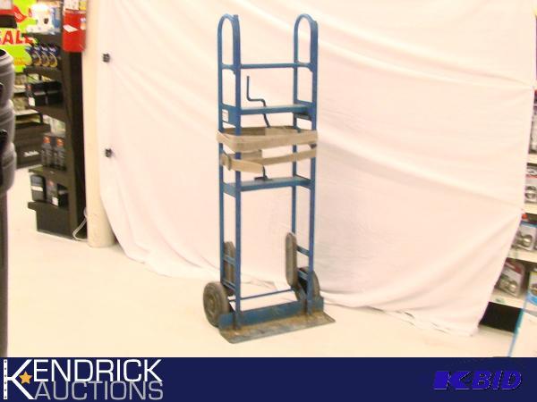 lot 49 image: Dutro 1720 Appliance Dolly