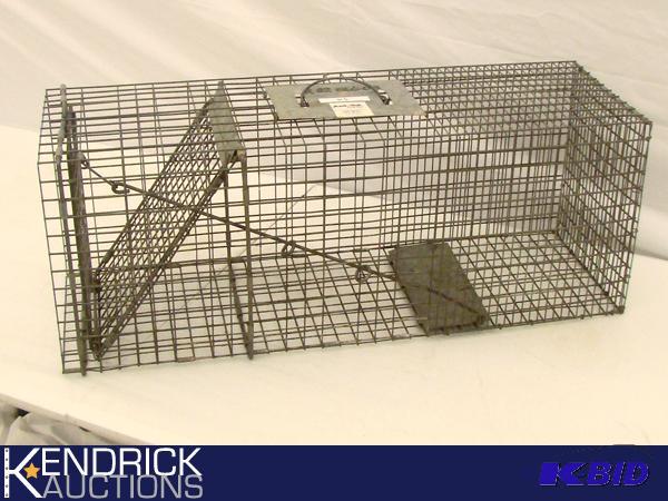 lot 64 image: Havaheart Large Animal Live Trap