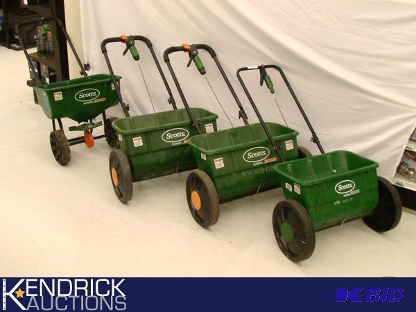 lot 85 image: 4 Scotts Spreaders