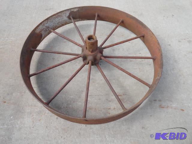 lot 10 image: Steel spoke wheel 32"...