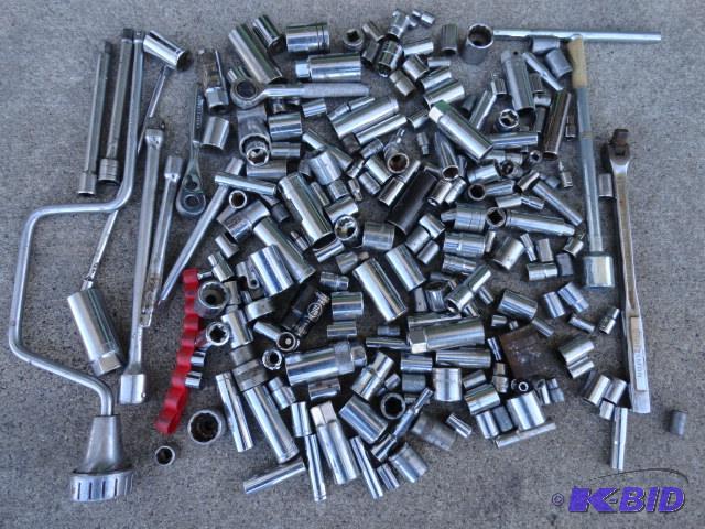 lot 110 image: Assortment of 38" & 14" drive...