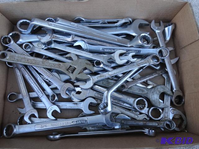 lot 112 image: Assortment of wrenches, metric and standard, ...