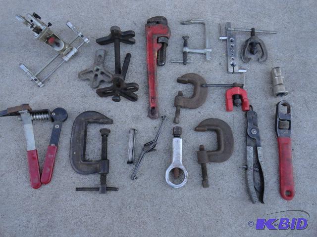 lot 114 image: Assortment of speciality tools nut splitter,...
