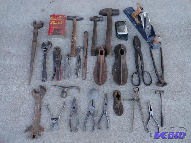 lot 124 image: Early tools Spac, Henry, BMC, Duro, Klein To...