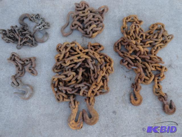 lot 125 image: Selection of Log chains...