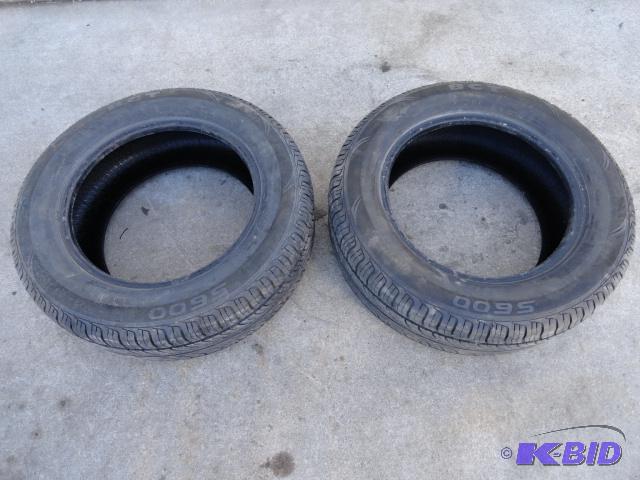 lot 17 image: Pair of BCT S600 22560R16, 832nd tread...