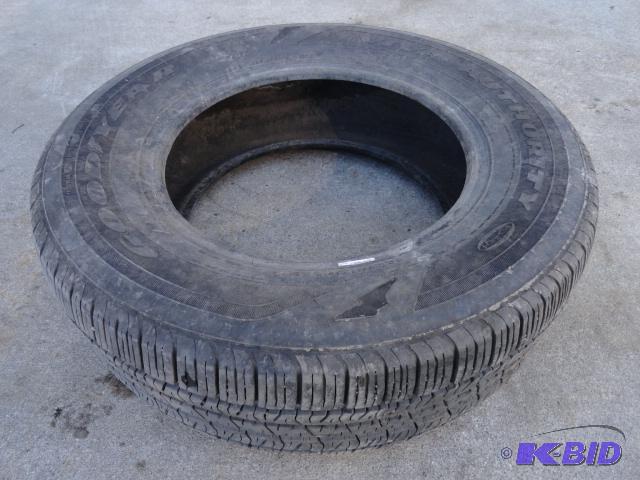 lot 19 image: One Goodyear Viva Authority 23565R16, 832nd...