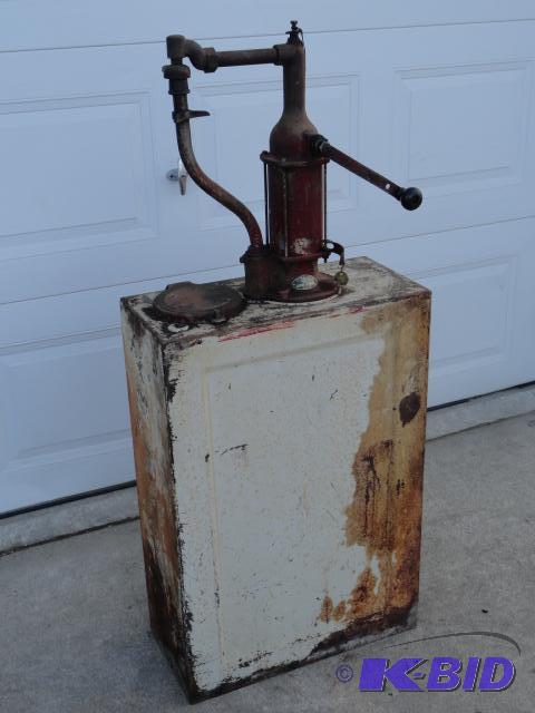 lot 33 image: Oil storage tank with ERIE pump A39 Serial # ...
