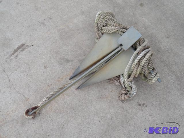 lot 45 image: Danform 13 S, double spike boat anchor...