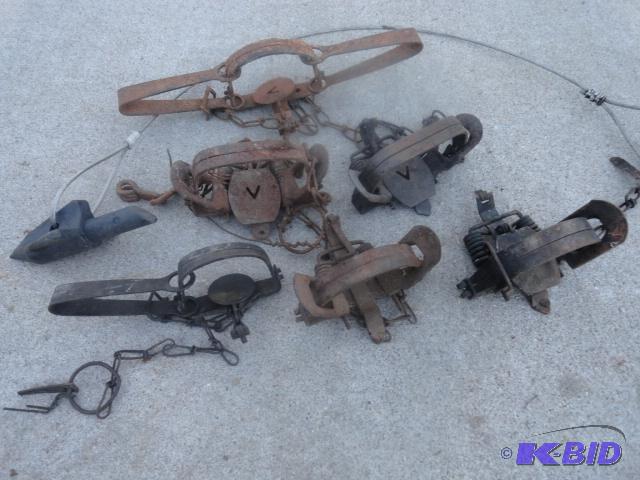 lot 58 image: Assortment of traps including Victor, Duke 1 ...
