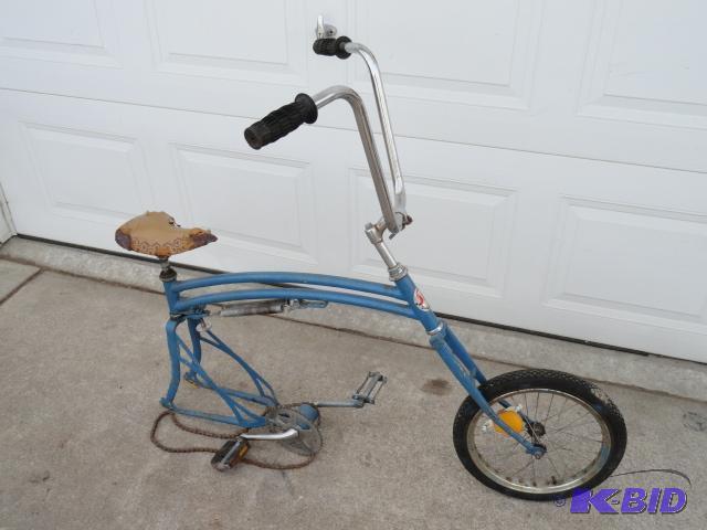 lot 64 image: Vintage Swing bike, need rear tire...