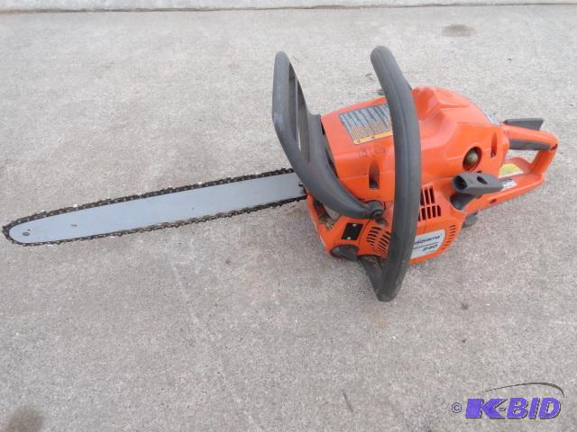 lot 66 image: Husqvarna 240 X-Torq chainsaw, 16" bar, ...