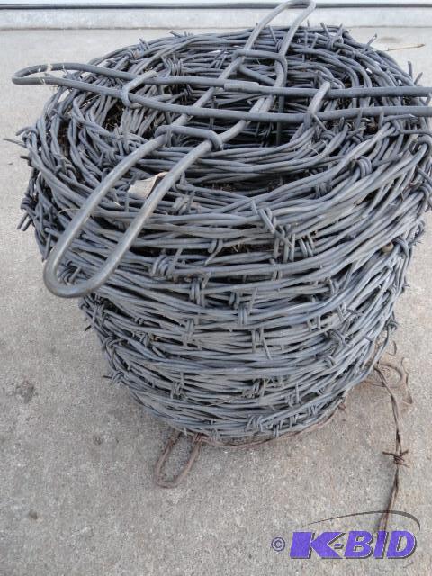 lot 71 image: Partial roll of barb wire...