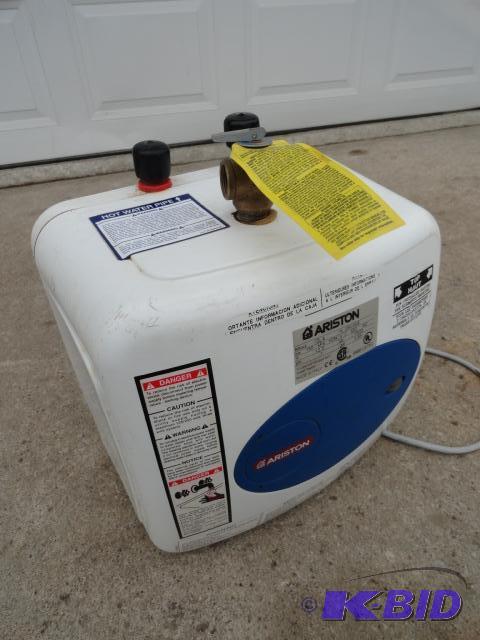 lot 91 image: Ariston water heater Model GL4 #050308, good ...