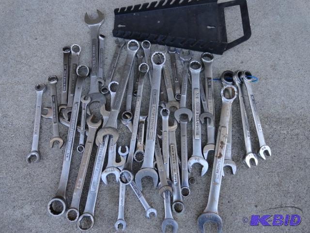 lot 99 image: Selection of wrenches with ratchet wrenches, ...